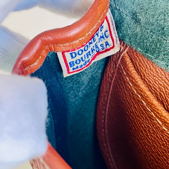 VINTAGE GREEN AND TAN DOONEY AND BOURKE BELT BAG CROSSBODY - Picture 8 of 16